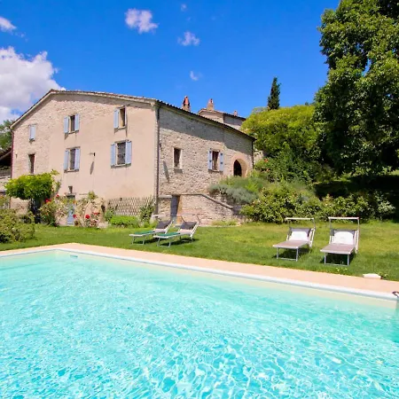 بيت للعطل Eco-Retreat With Pool